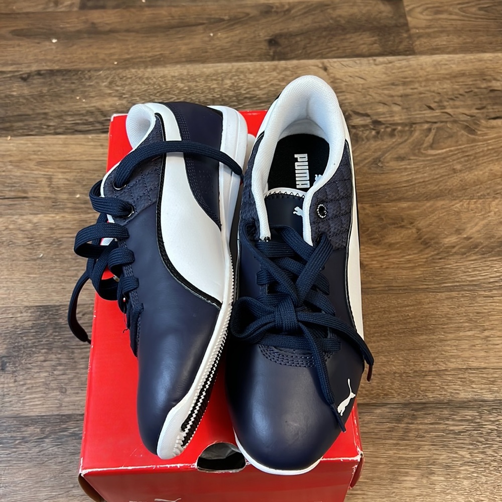 Puma sneakers peacoat size 7.5